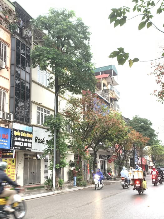 Bán nhà mặt phố Ba Triệu, Hà Đông, ô tô 7 chỗ đỗ cửa, vào nhà thoải mái