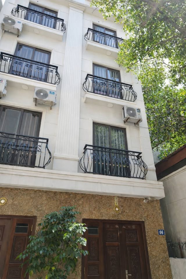 Bán nhà 40m2, xây 5 tầng, phố Ngô Gia Tự, Long Biên, giá 6 tỷ