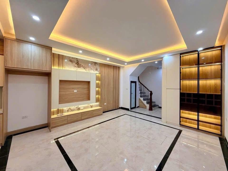 Bán nhà Hai Bà Trưng, 6 tầng thang máy, 35m2, giá 8 tỷ