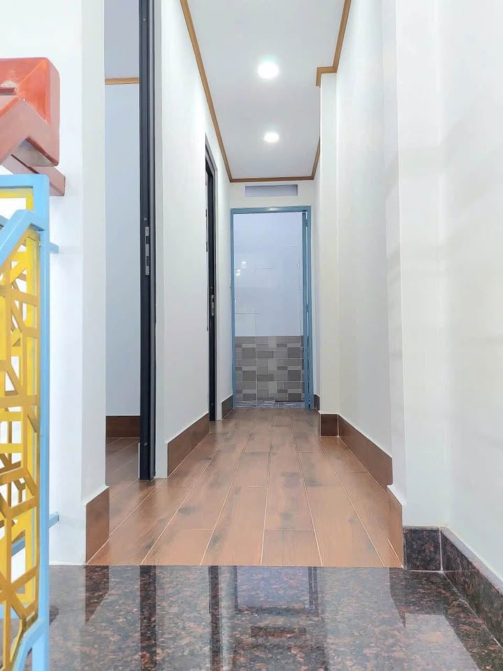 Chủ gửi bán nhà Hóc Môn, vị trí đẹp, gần chợ Thới Tứ, đường thông, ô tô vào tới nhà, giá 2.3 tỷ