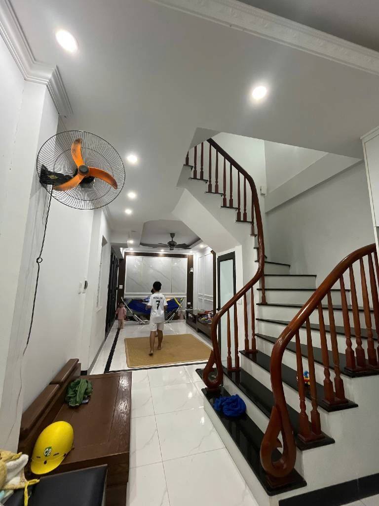 Bán nhà Tây Mỗ, hàng xóm Vinhomes Smart City, 35m2, 5 tầng, tổng 3 ngủ rộng, 2 thoáng trước sau