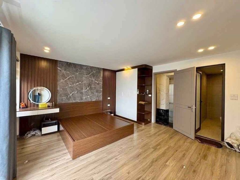 Bán nhà mới full nội thất, 40m2 x 6 tầng thang máy, chỉ hơn 8 tỷ tại phố vip Hạ Đình, Thanh Xuân