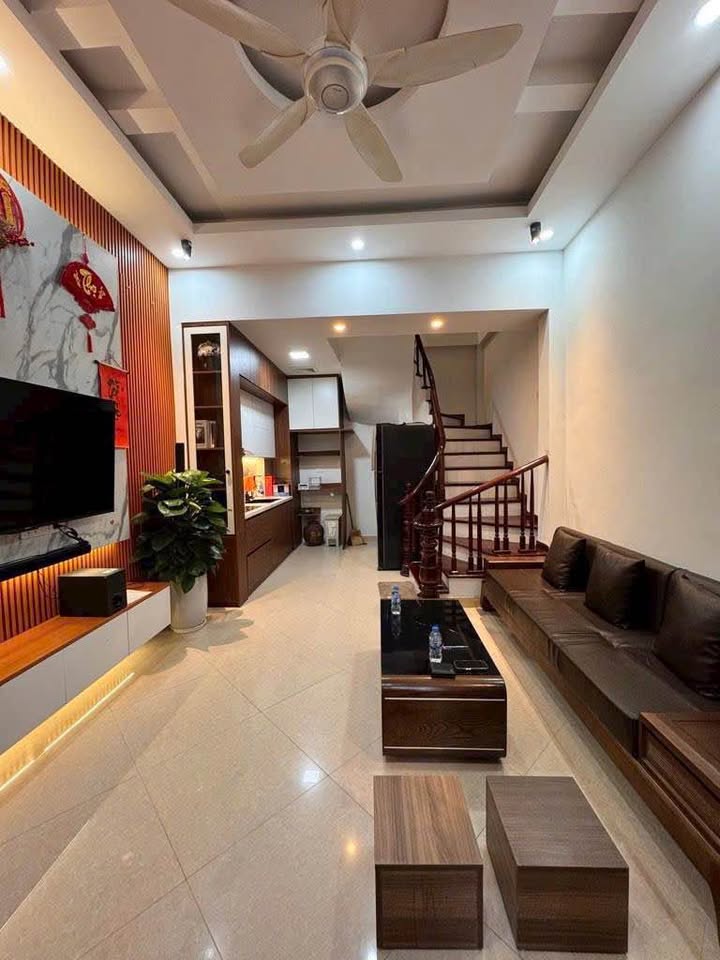 Bán nhà ngay Nhổn, gần Đại học Công nghiệp, 37m2 x 5 tầng, ngõ cực nông, ô tô sát nhà