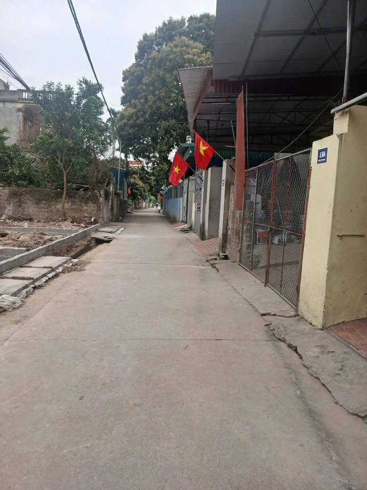 Bán đất ngõ ô tô tại Thanh Trì, Hà Nội, diện tích 40m2, gần trường học các cấp