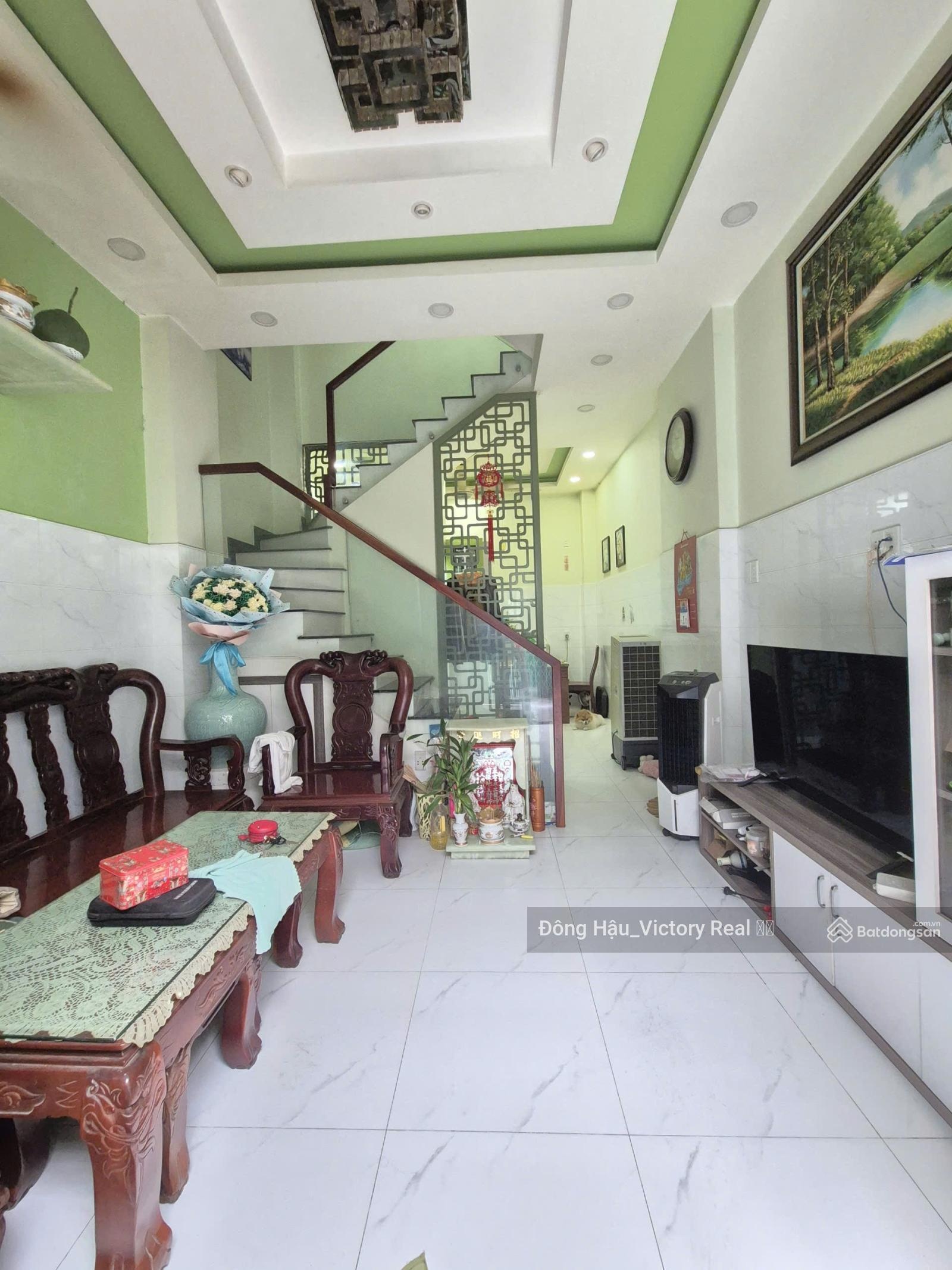 Bán nhà mới 958/ Lạc Long Quân - DT 35m2 - 1 trệt 2 lầu - giá 5.7 tỷ TL