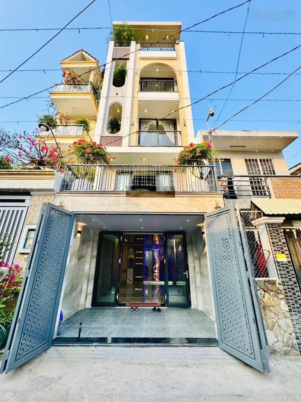 Cô Hoa ở 1 mình bán nhà đường Lê Hồng Phong - Quận 10. GIÁ 4TỶ1/77,4m2 thuê 26tr. Gần Vạn Hạnh Mall