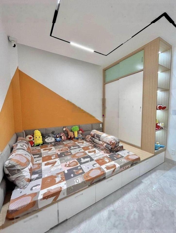 Kẹt tiền bán gấp căn nhà ngay vòng xoay An Lạc, đang cho thuê 14 tr/tháng, 1 lầu, giá 820 triệu