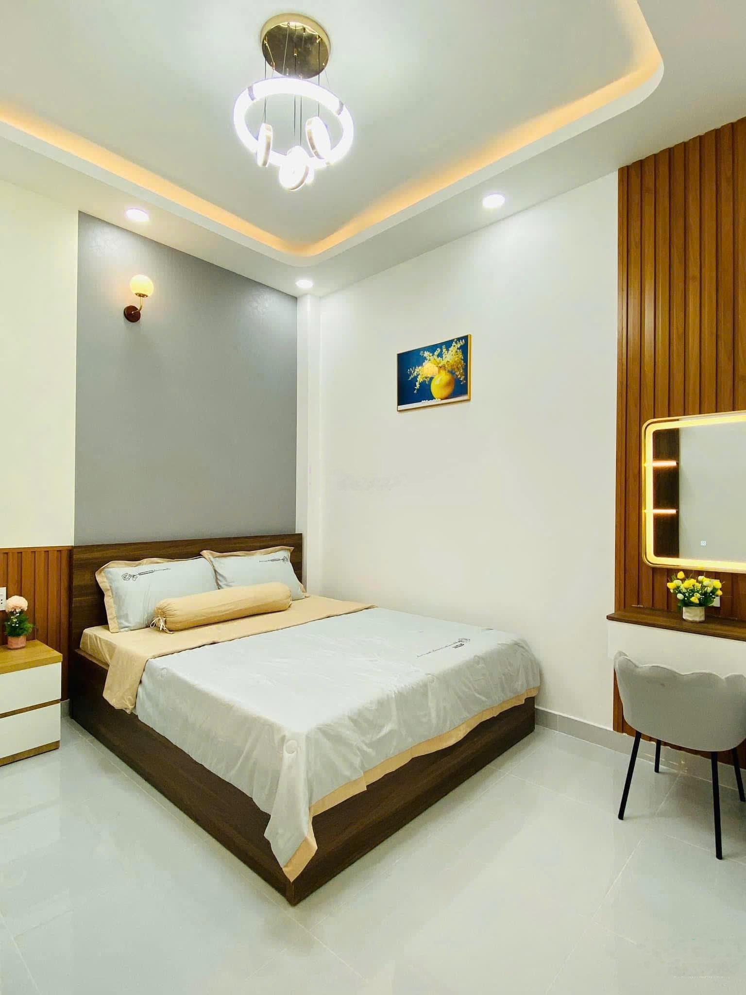 Nhà Lê Quang Định, Bình Thạnh 3ty100, 42,5m2, sổ hồng riêng, hẻm xe hơi 4m, gần trung tâm Q1