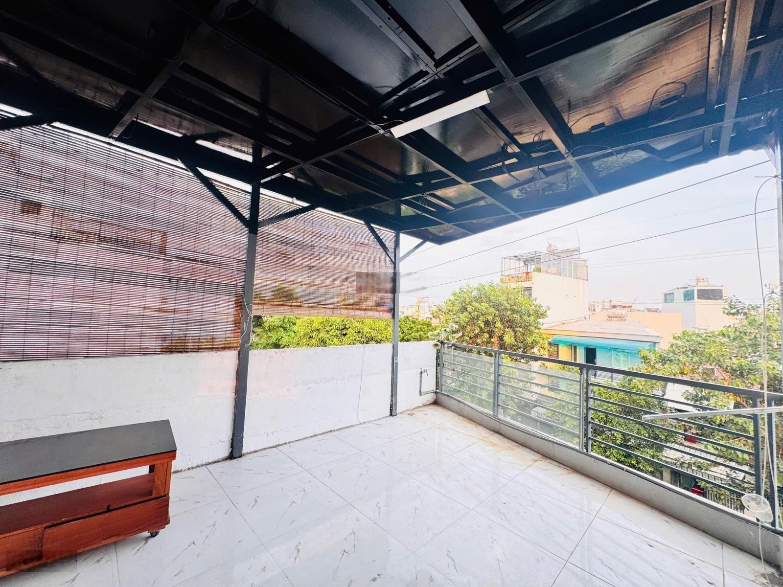 Chính chủ bán nhà 3 tầng hẻm rộng 3.25 tỷ TL