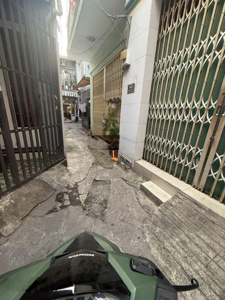 Bán nhà khu hiếm-tiện xây mới -quận tân phú-ko lộ giới - 2 tầng - 27m2 -aeon tân phú-trường học