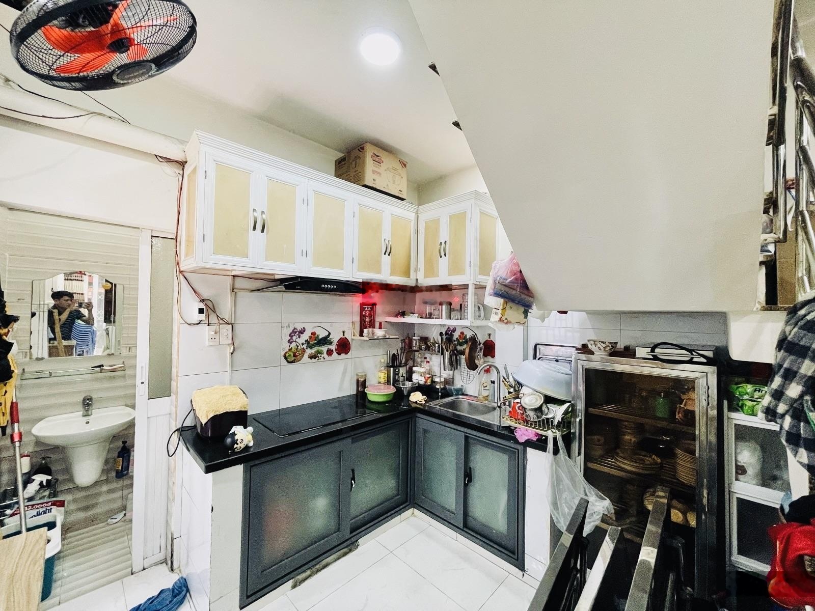 Gấp Bán - TK 12 Nguyễn Văn Cừ Quận 1 28m2 2 Tầng 2 PN - Chỉ 4 Tỷ 8