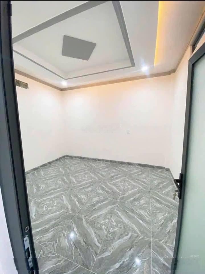 Chính chủ cần bán gấp căn nhà ngay chợ Bình Chánh 885tr SHR , Có thể kinh doanh buôn bán được