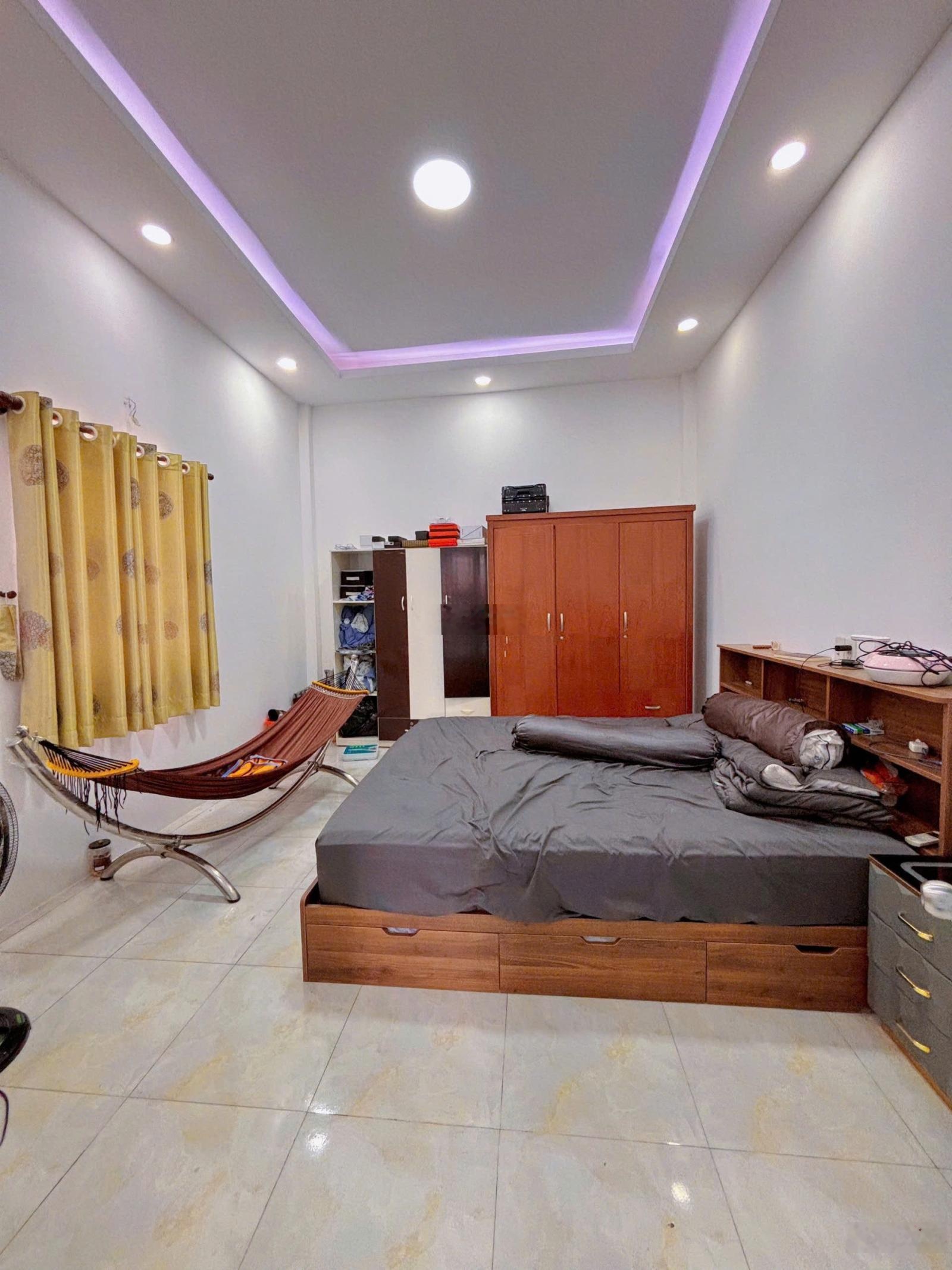 Bề ngang 7m! Nhà 2 tấm hẻm 4m Ông Ích Khiêm. DT: (7x8)m. Giá: 5,3 tỷ(TL)