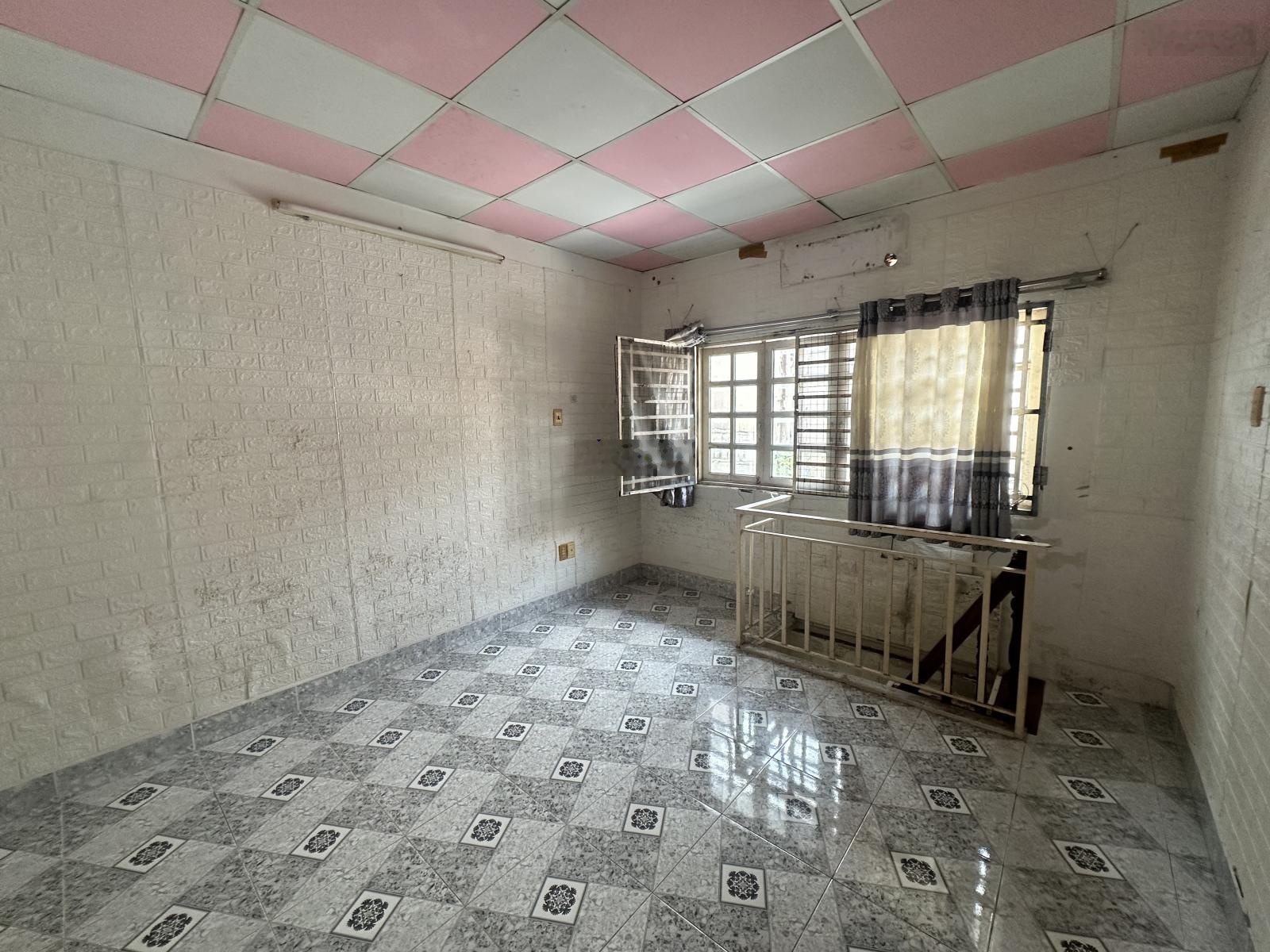 Nhà chính chủ có hoàn công tại Nguyễn Thị Tần, gần chợ Rạch Ông