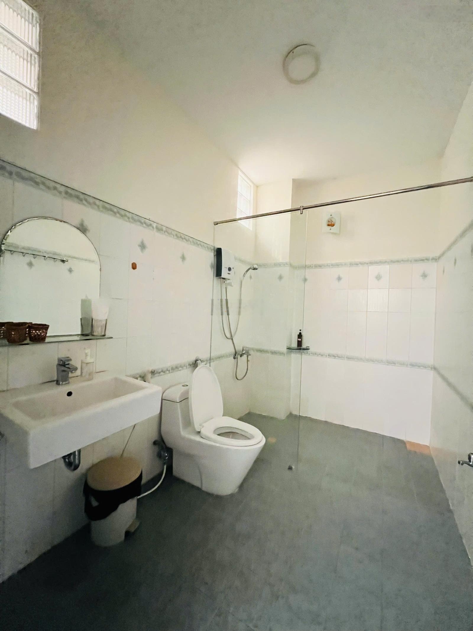 Cho thuê nhà vị trí đắc địa, mặt tiền đường đôi Hà Huy Tập, trung tâm đô thị Phú Mỹ Hưng, Quận 7