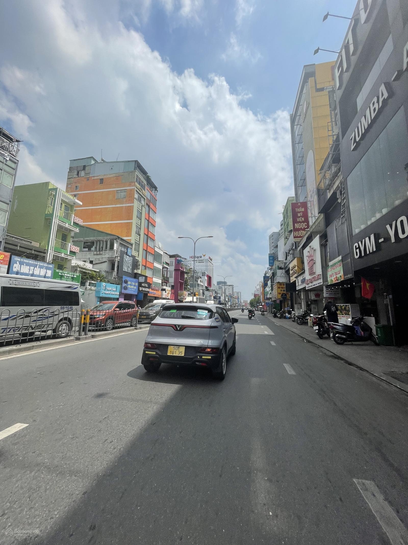 Phú Nhuận chỉ 5 tỷ - 2 tầng G 40m - xe hơi tận cổng - KLG - sẵn nội thất