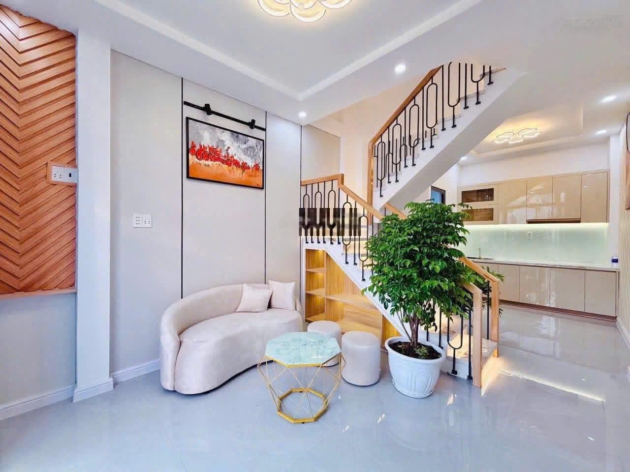 Bán nhà hẻm xe hơi đường Lê Đức Thọ, P.16, 3,6 x 10, 2 tầng giá 3.85 tỷ tl