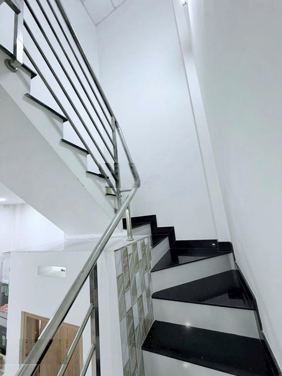 Chỉ 900tr Nhà 1 Lầu 82m2 Hẻm Xe Hơi 6,4m Khu Tân Kiên