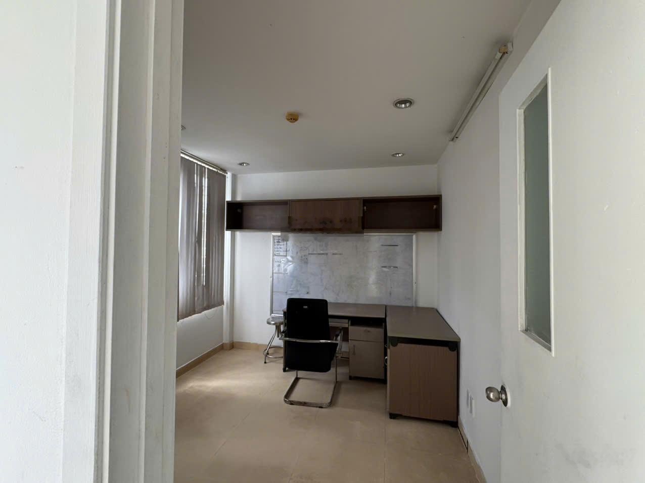 Cho thuê nhà riêng mặt tiền đường làm văn phòng hoặc kinh doanh dịch vụ tại Quận 7