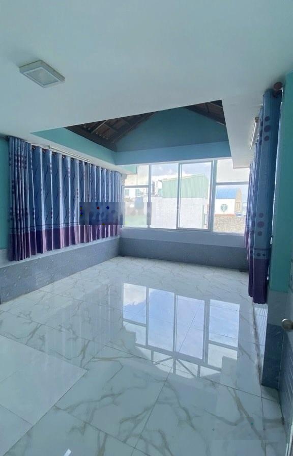 Nhà 4 tầng giá hơn 4 tỷ ngay ĐH Công Thương hẻm thoáng Hồ Đắc Di, Tân Phú