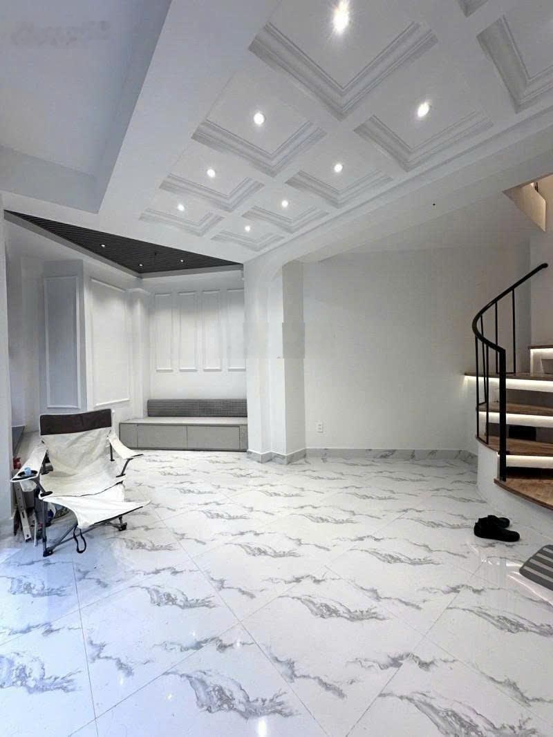 Nhà mặt phố Tân Định, Quận 1 - 10,5 tỷ