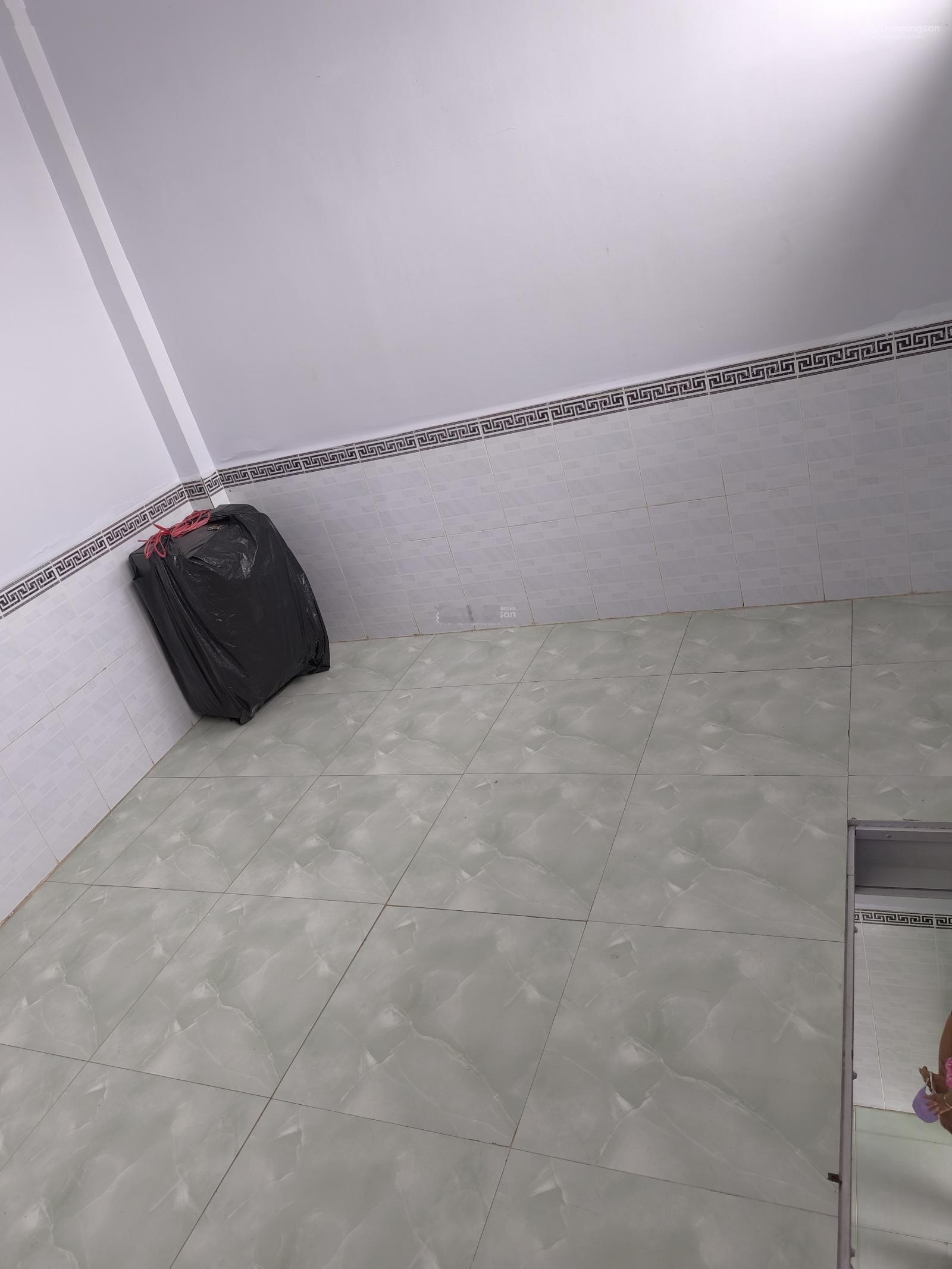 Cần bán nhà hẻm 1 sẹc văn thân quận 6