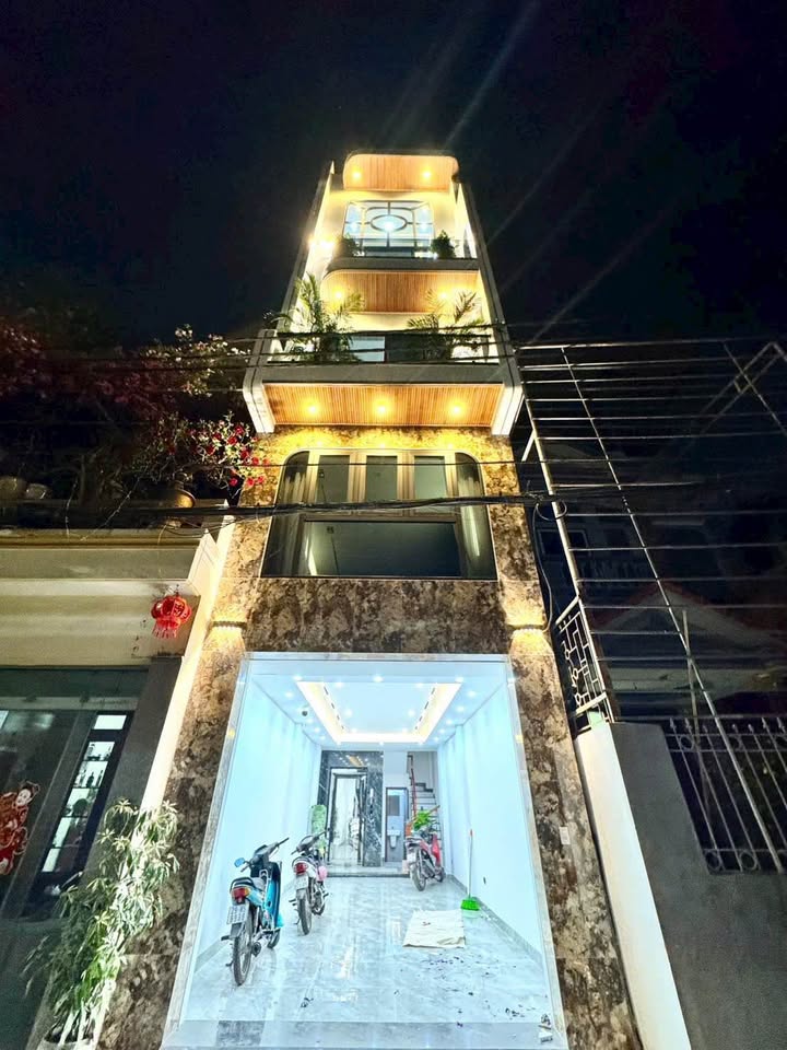 Nhà 7 tầng Vip Phố Trạm, ô tô tránh, kinh doanh đỉnh, full nội thất sang chảnh