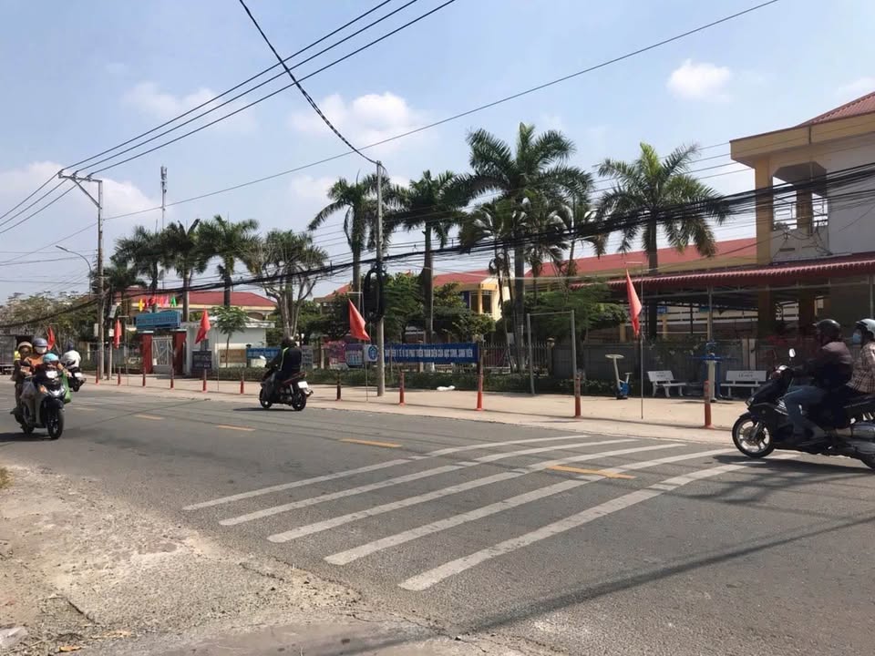 Bán nền đất thổ cư tại hẻm 79 An Vĩnh Ngãi, nay thuộc phường Tân An, giá 650 triệu