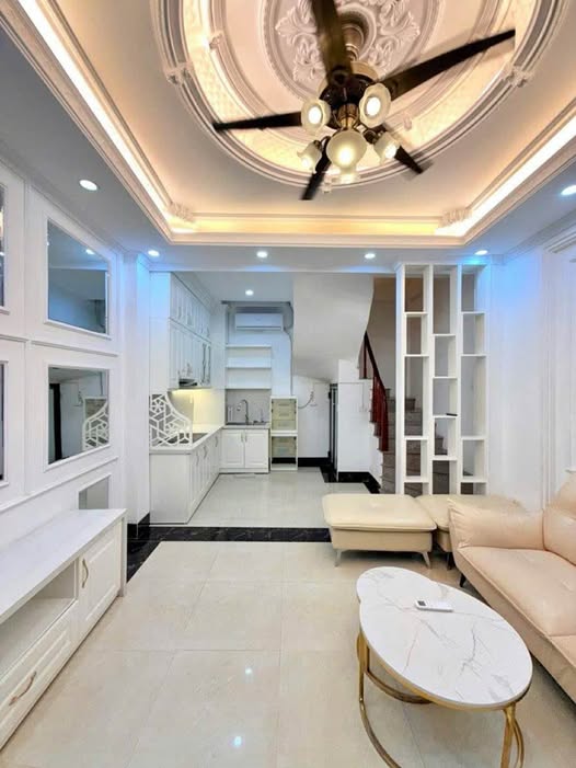 Nhà xinh 35m² 5 tầng, 4.1m mặt tiền, khu Pháo Đài Láng