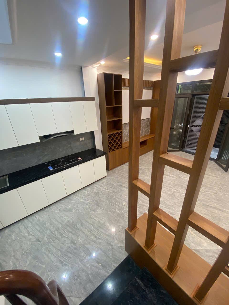 Bán nhà 5 tầng full nội thất tại Tả Thanh Oai, Thanh Trì