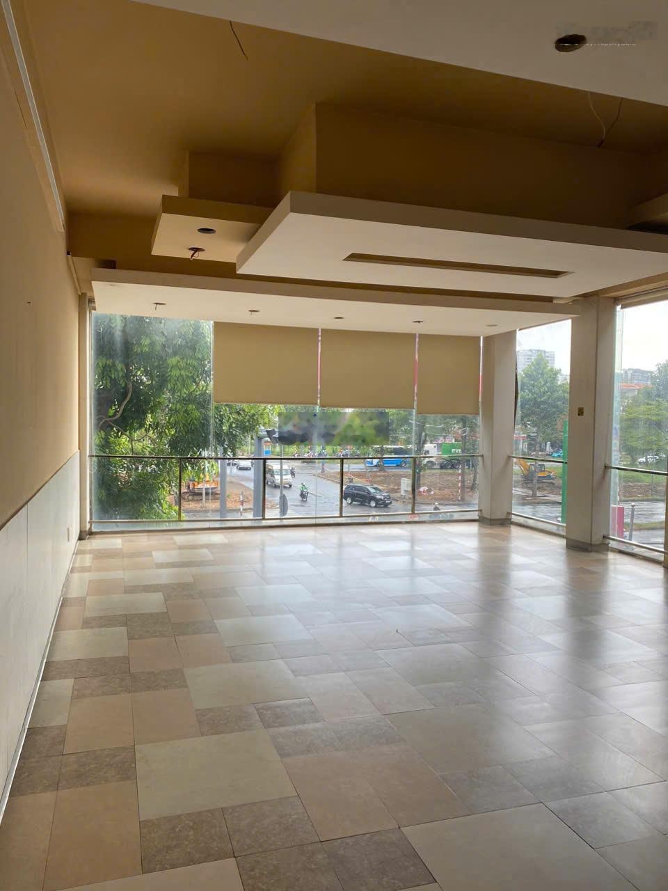 Cho thuê mặt tiền đường Nguyễn Văn Linh và Phạm Văn Nghị, căn góc, Phú Mỹ Hưng, Quận 7