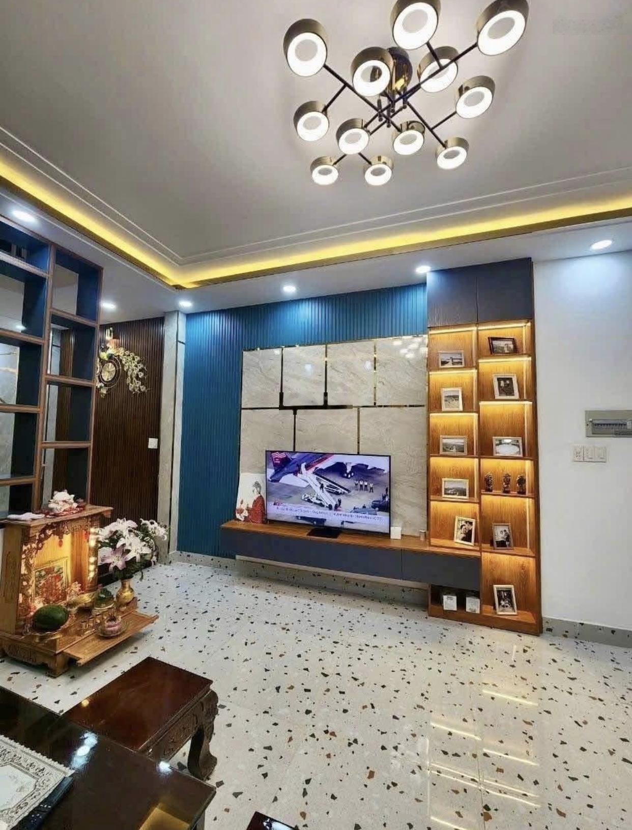 Cần bán siêu phẩm nhà ngang 6m gần bệnh viện bình thạnh, đường lê văn duyệt - giá:5,25tỷ/72m - shr.