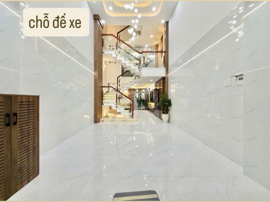 Bán nhà ngộp Đ. Tân Cảng, Bình Thạnh, giá 3,9 tỷ, DT 85m2, cách ga Metro (7 phút) HĐ thuê 22tr/th