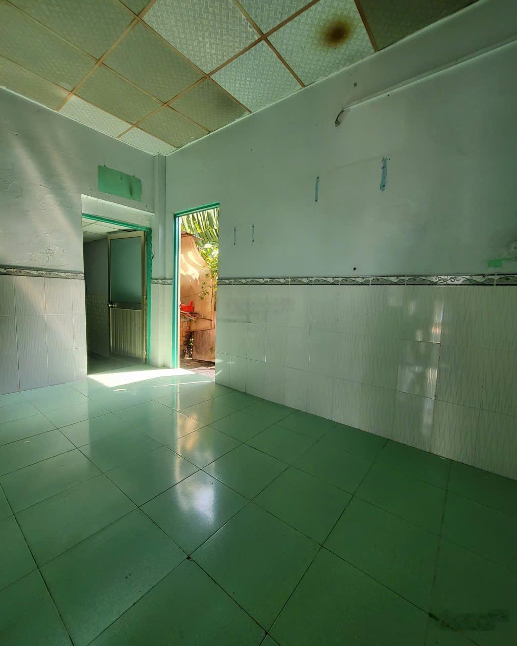 Hiếm có nhà sổ hồng riêng, full thổ, chỉ 2,2 tỷ, NH hỗ trợ vay 1,3 tỷ