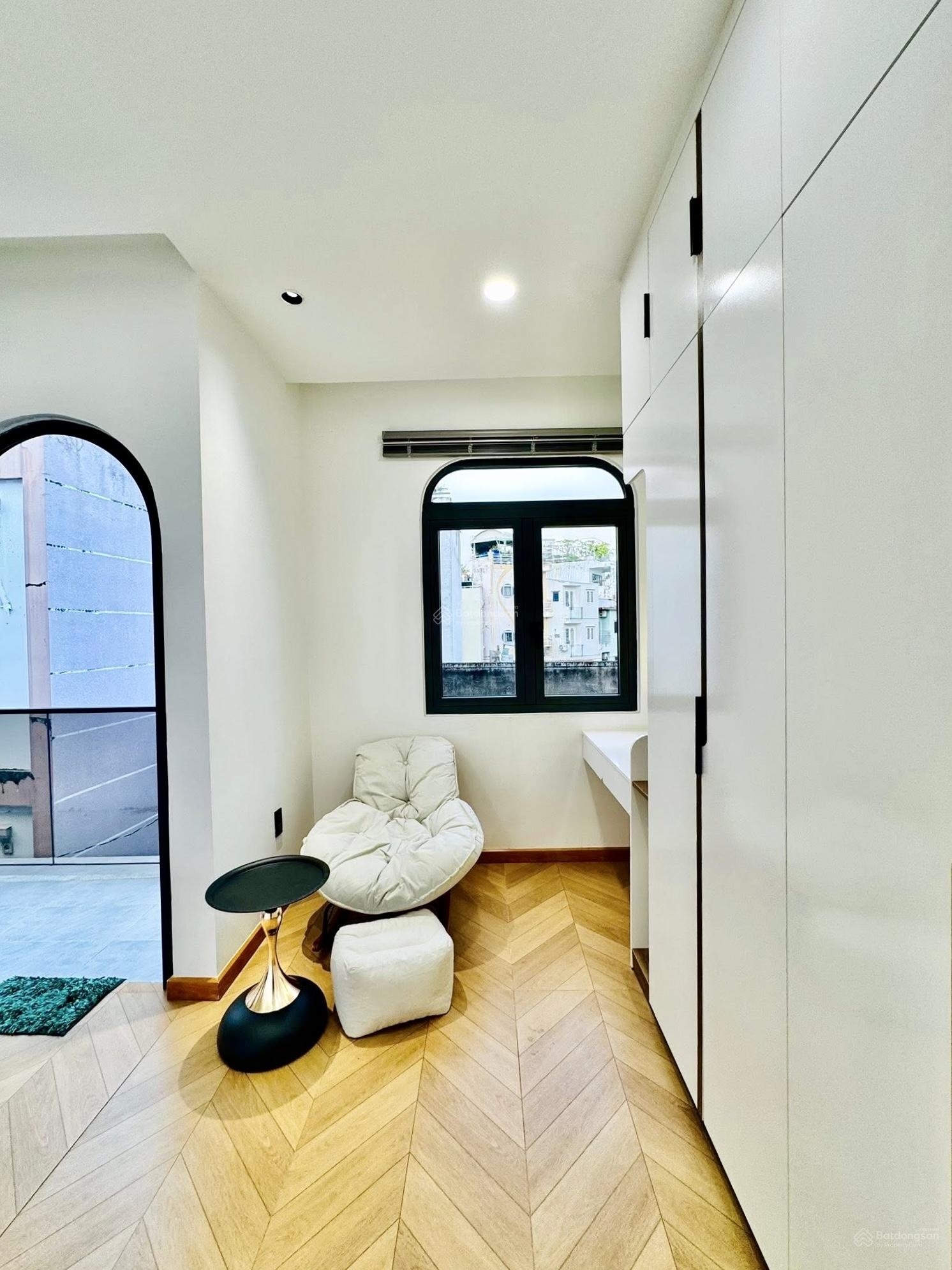 Bán gấp nhà hẻm oto Nguyễn Hữu Cầu-TĐ-Q1, gần chợ Tân Định. Giá 4tỷ 600tr/79,5m2, cho thê 30 triệu