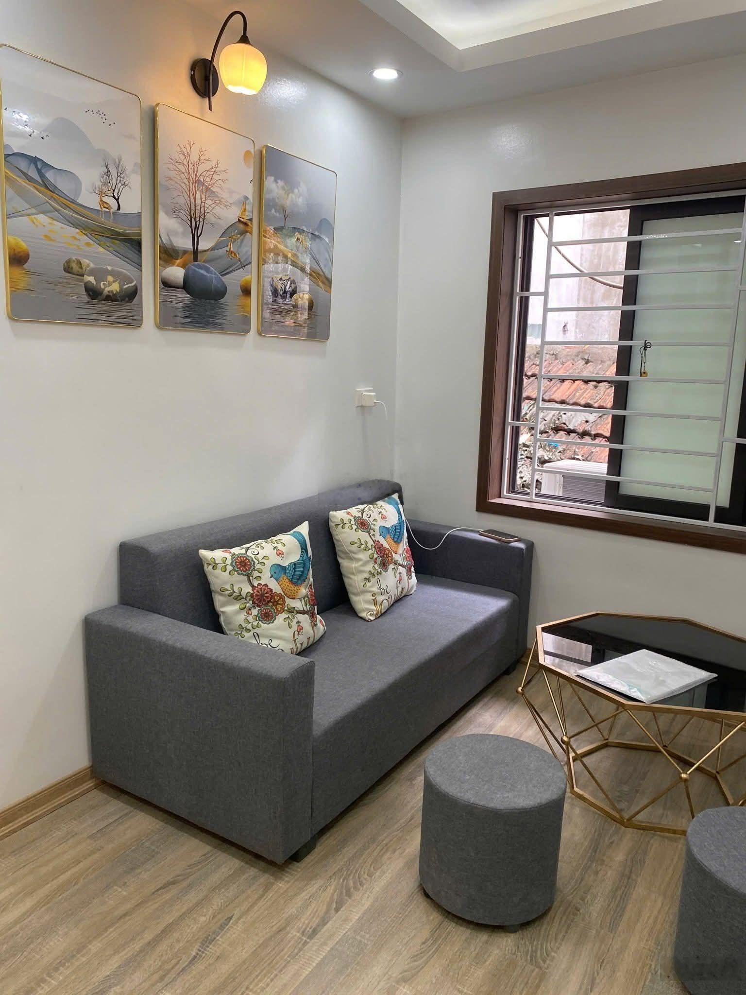 Hơn 3 tỷ có ngay nhà cực đẹp Đống Đa. Diện tích 15m2, 5 tầng, tặng full nội thất cao cấp, ngõ nông