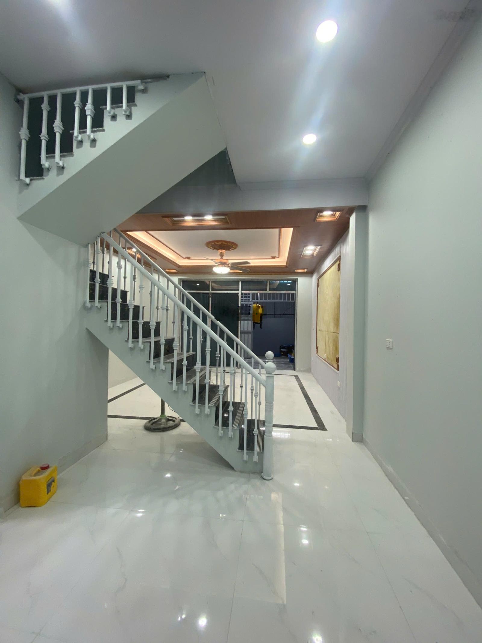 Bán nhà riêng, Làng Siêu Quần, 1,7 tỷ, 50m2, 2PN, 2WC, 2 tầng, hướng Nam