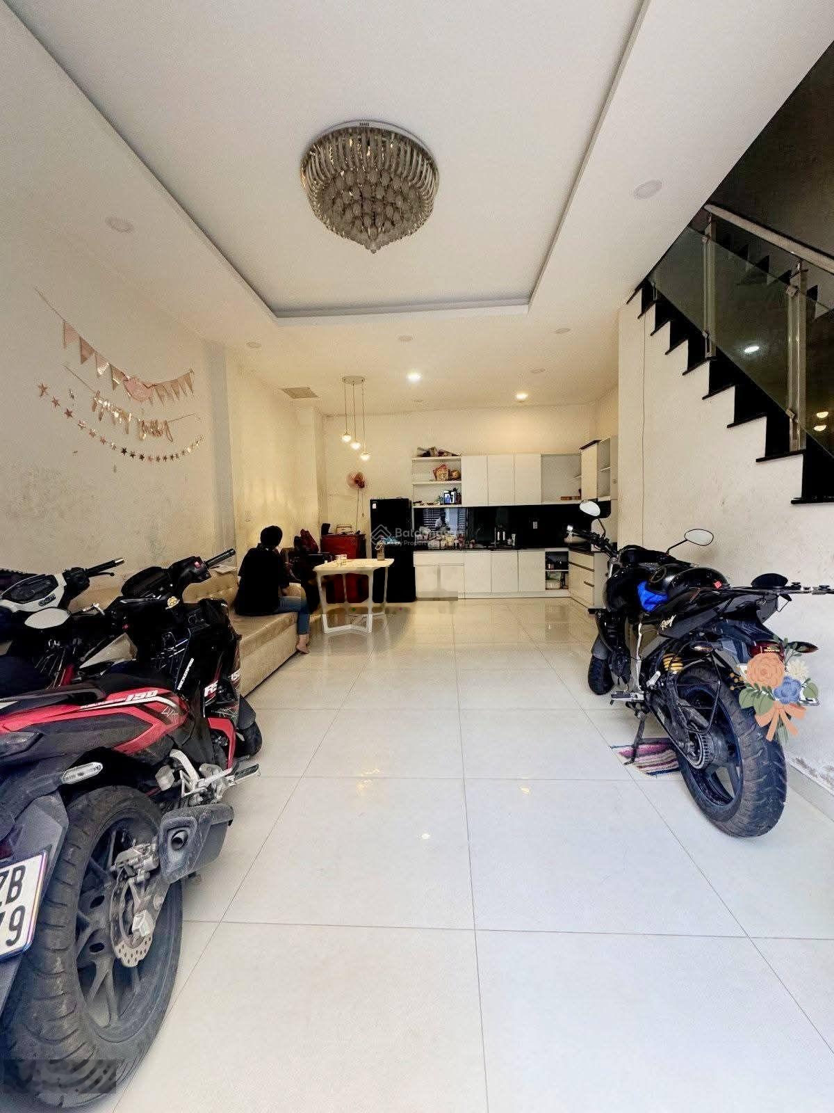 Bán nhà trường chinh - 45m2 (5x9) ngang 5m - nhà 3 tầng còn mới - sổ hồng vuông đẹp - chỉ 4.7 tl