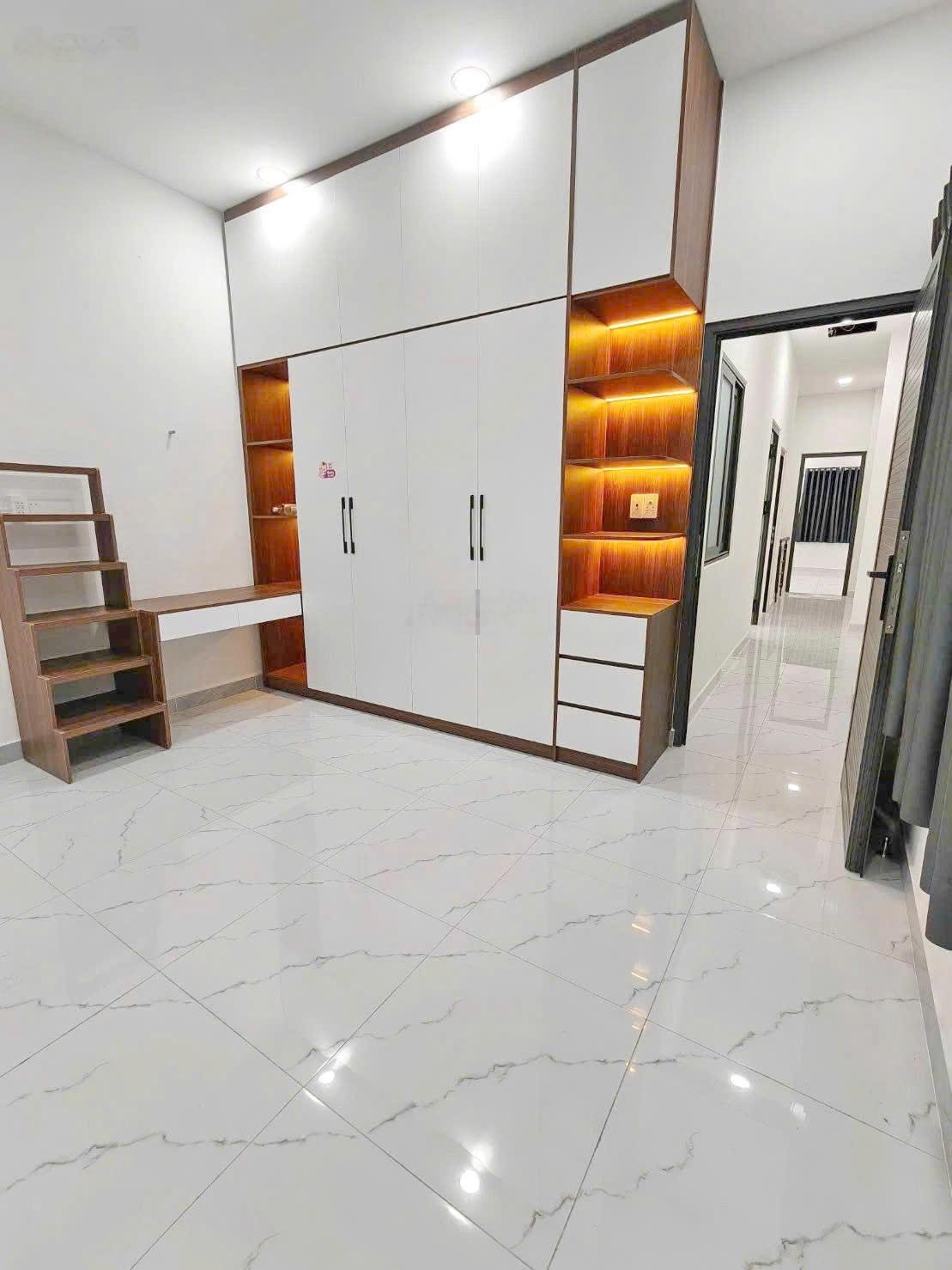 Cho thuê nhà đẹp 1 lầu mặt tiền Mai Văn Vĩnh Q7