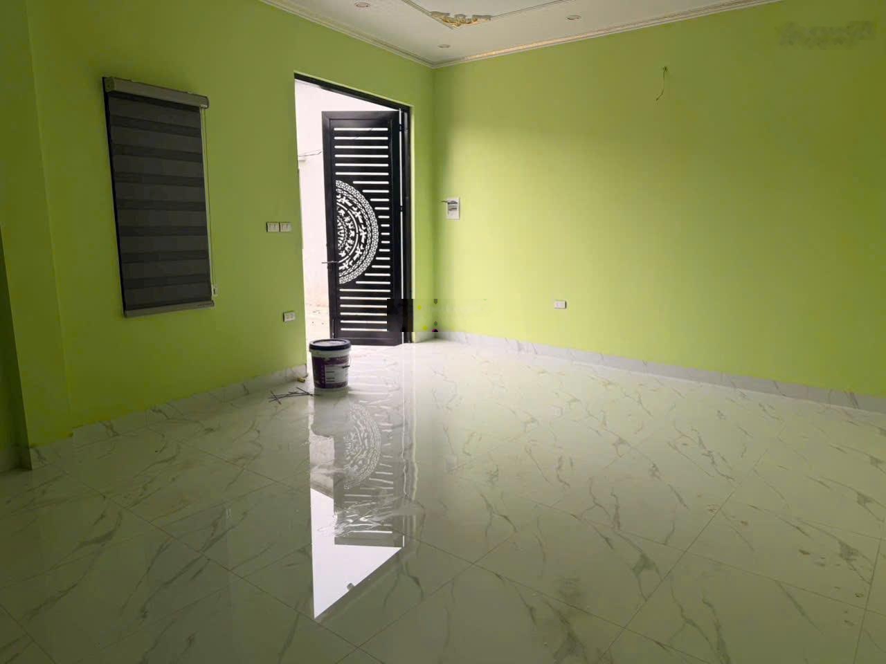 Đất sẵn nhà mới xây chưa SD tại trung tâm TT Tây Đằng, tiện chợ, trường, trạm y tế, gần hồ điều hòa