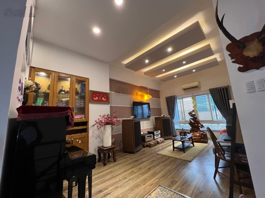 Tôi bán gấp nhà Trần Đình Xu-Quận 1 giá 5tỷ2 diện tích 75,6m2 gần TH Trần Hưng Đạo cho thuê 27tr/th