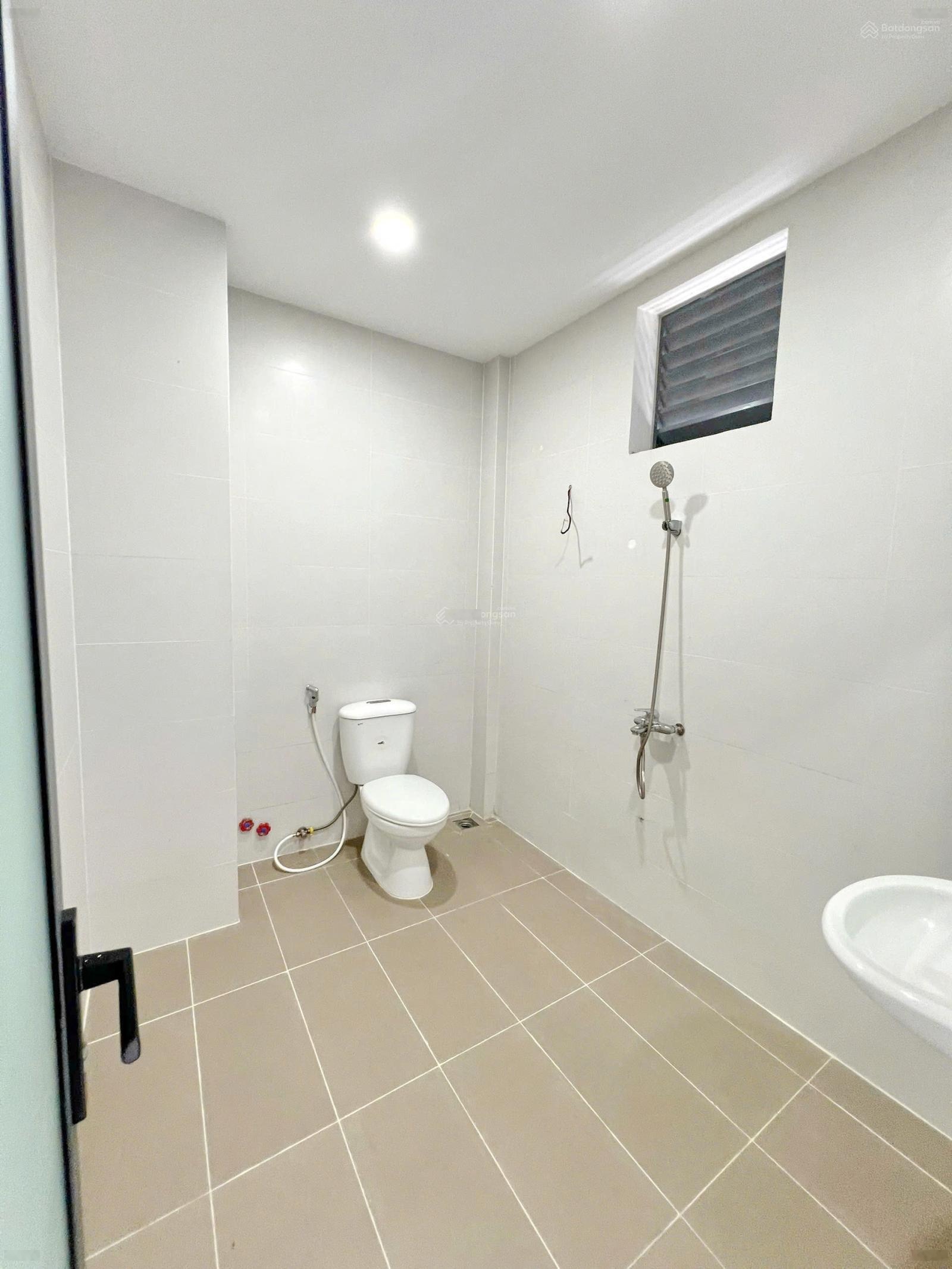 Cho thuê nhà 5 tầng mặt tiền đường số cạnh Nguyễn Thị Thập Q7