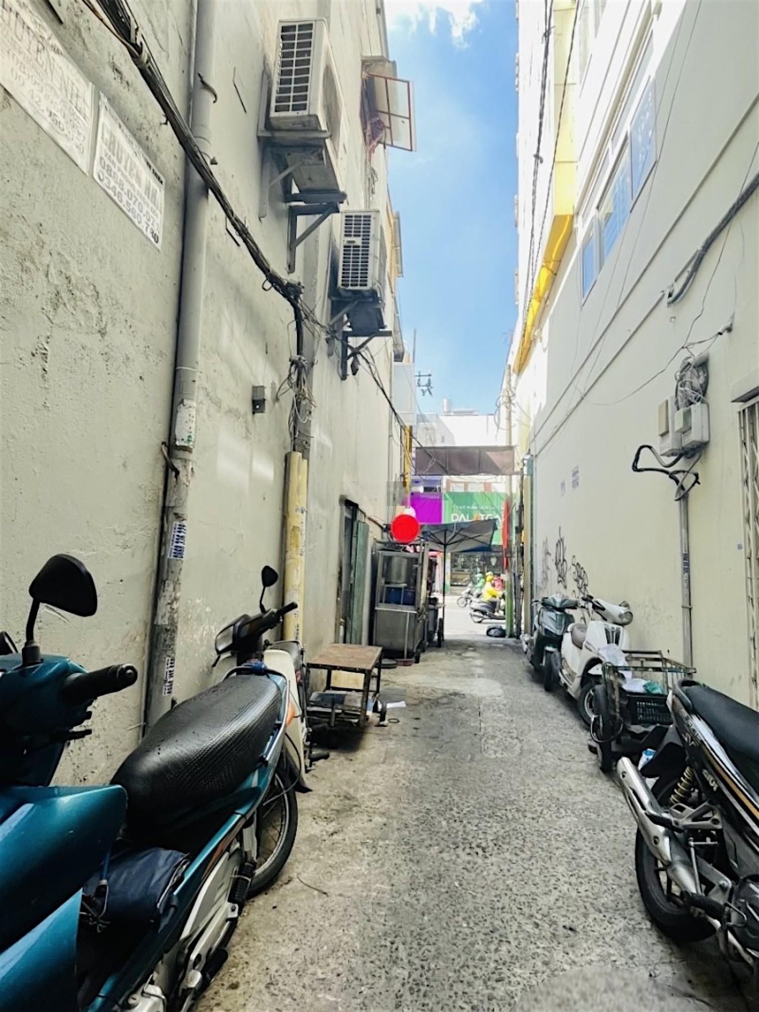 Hai Bà Trưng Q1 - kề bên chợ Tân Định 42m2 2 tầng đúc ngang 8,5m bề thế không lG. Chỉ 5tỷ2(quá rẻ)