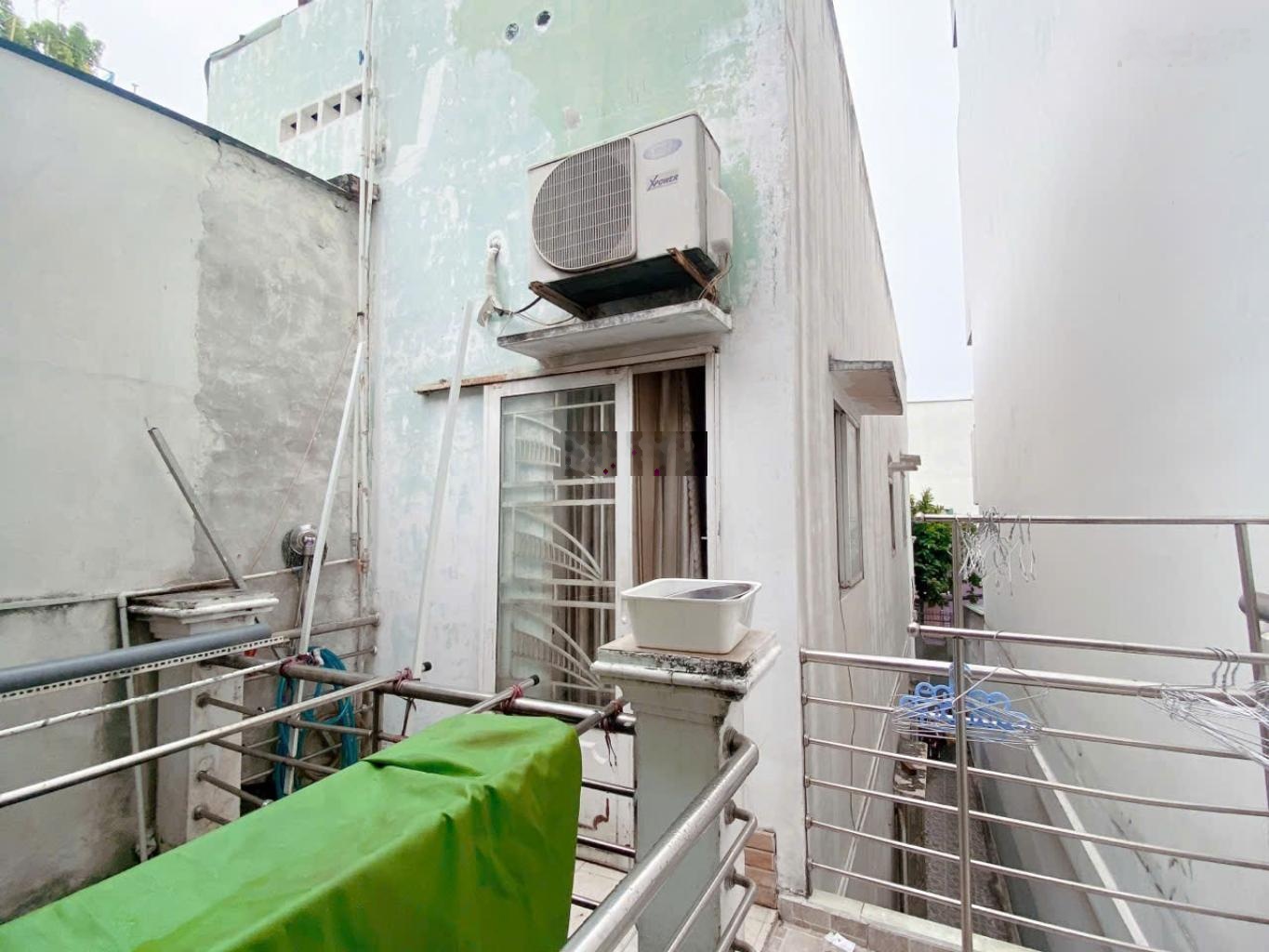 Nhà trung tâm tân phú 3 tầng đúc nở hậu dòng tiền 10tr/tháng nhỉnh 4 tỷ 3.8 x11 nở hậu 4.2m