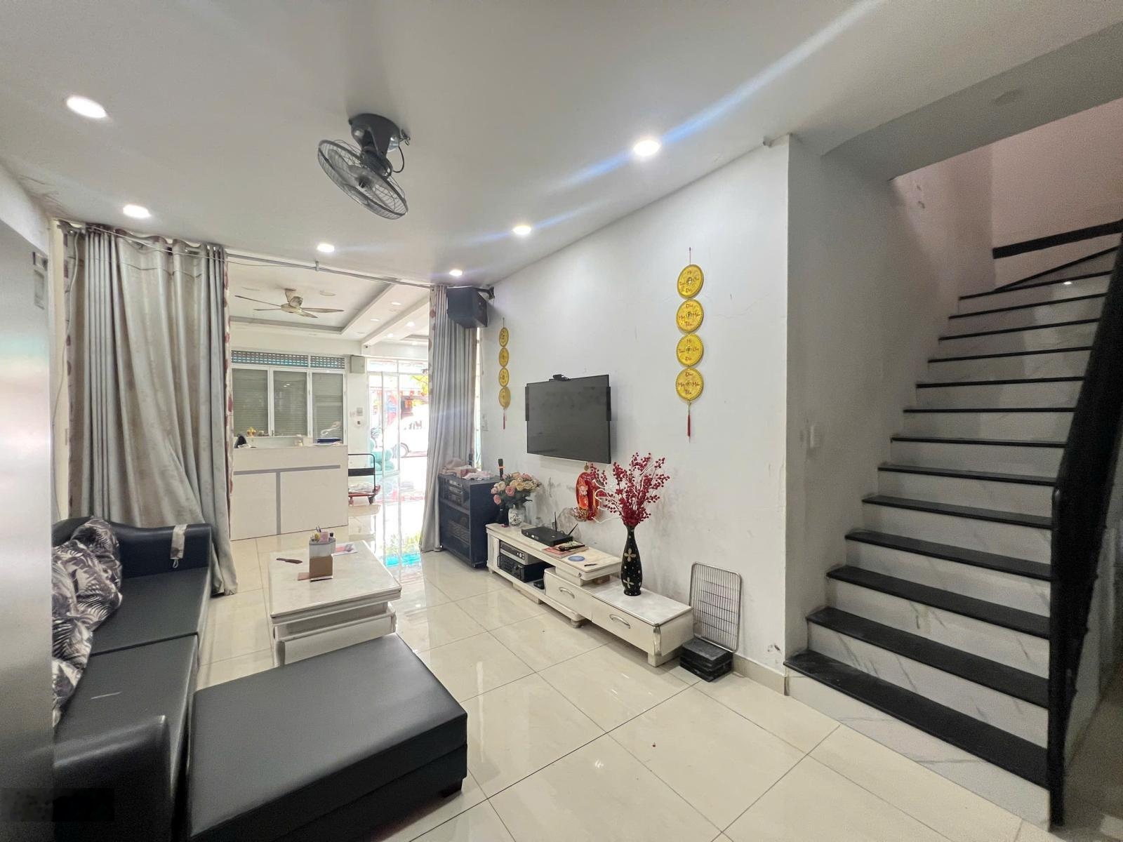 Cho thuê nhà đường số 25 Tân Quy Quận 7 ngang 7x18m giá 26tr