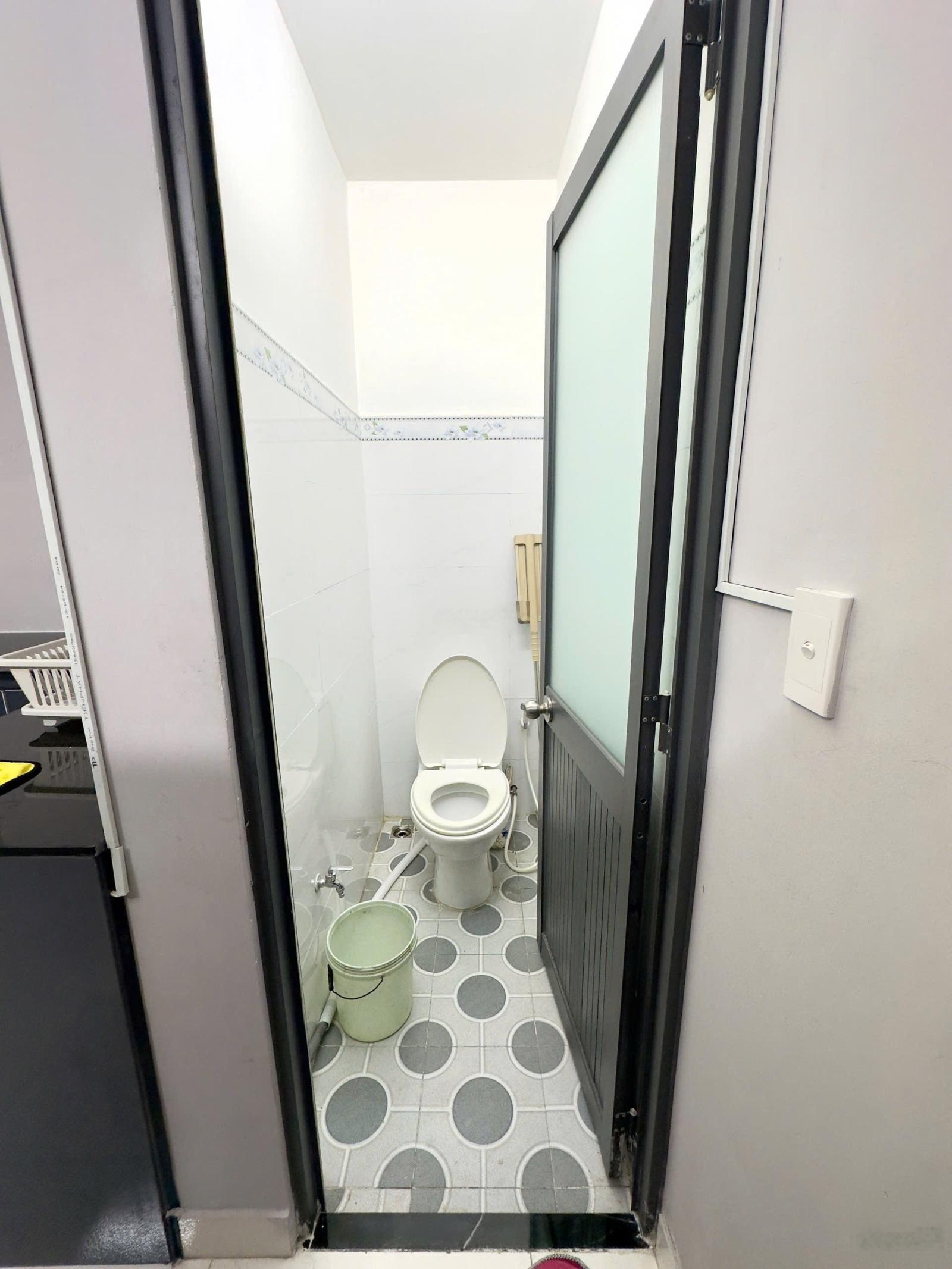 Chính chủ bán nhà 1 trệt 1 lầu , ngay phố tây Bùi Viện Quận 1, giá chỉ 6 tỷ.