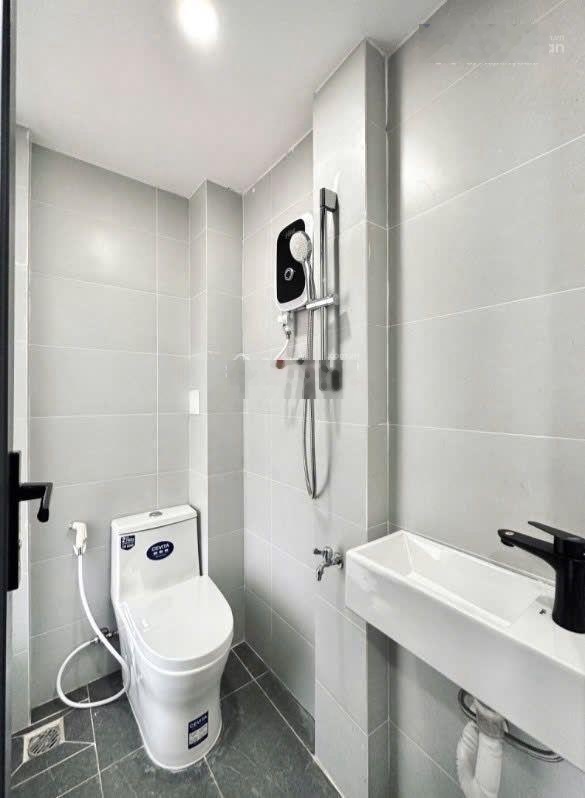 Chỉ 3.2 tỷ mua được nhà phố trung tâm 3 tầng, 2 phòng ngủ