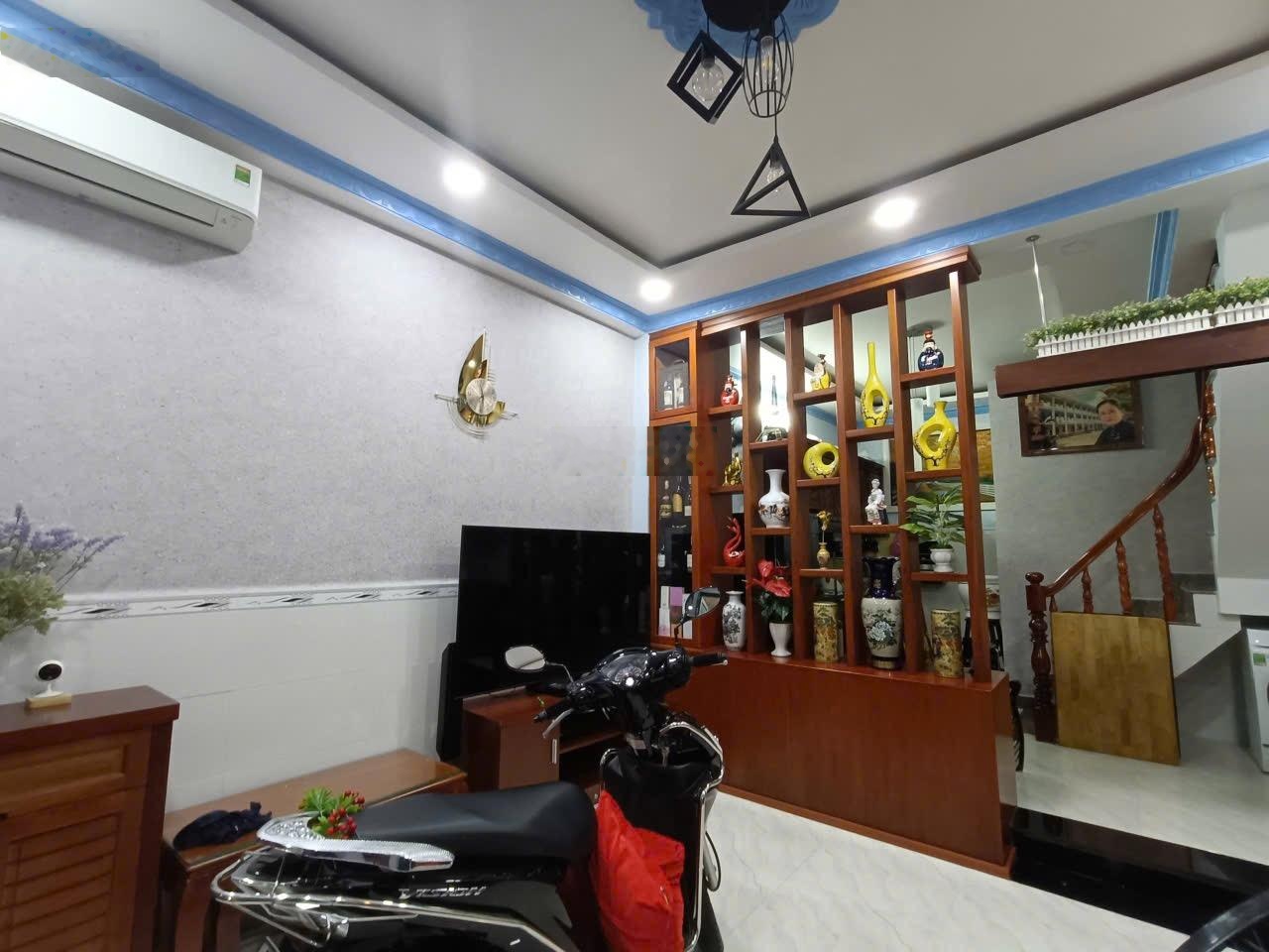 Mặt tiển đường B4, P.Tây Thạnh 4x8,5m 1 lầu