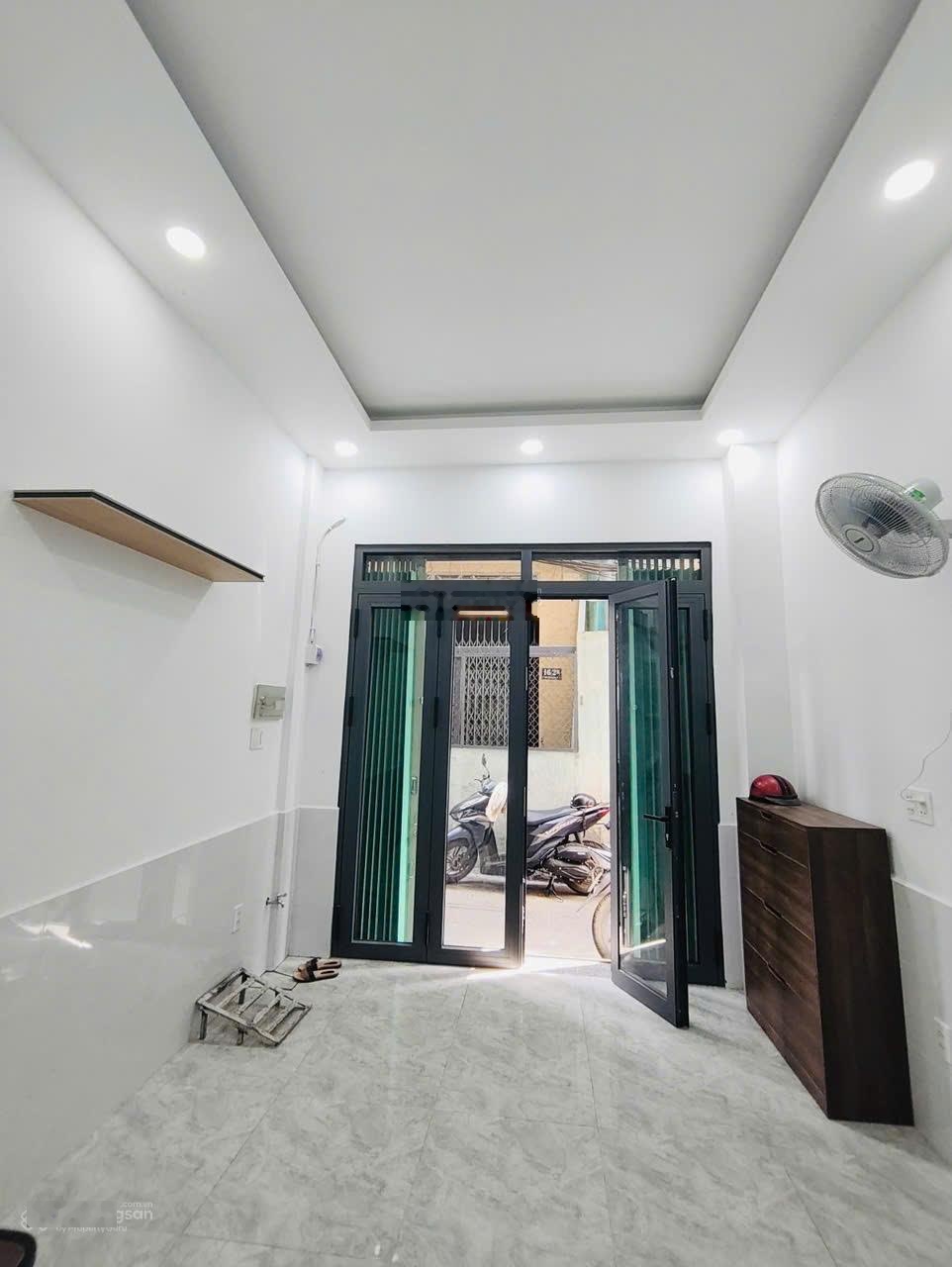 (Em trai mặt phố) sát MT Bùi Thế Mỹ, nhà đẹp 4 tầng vào ở ngay DTSàn 64,6m2, 2 phòng lớn giáp Q. 10