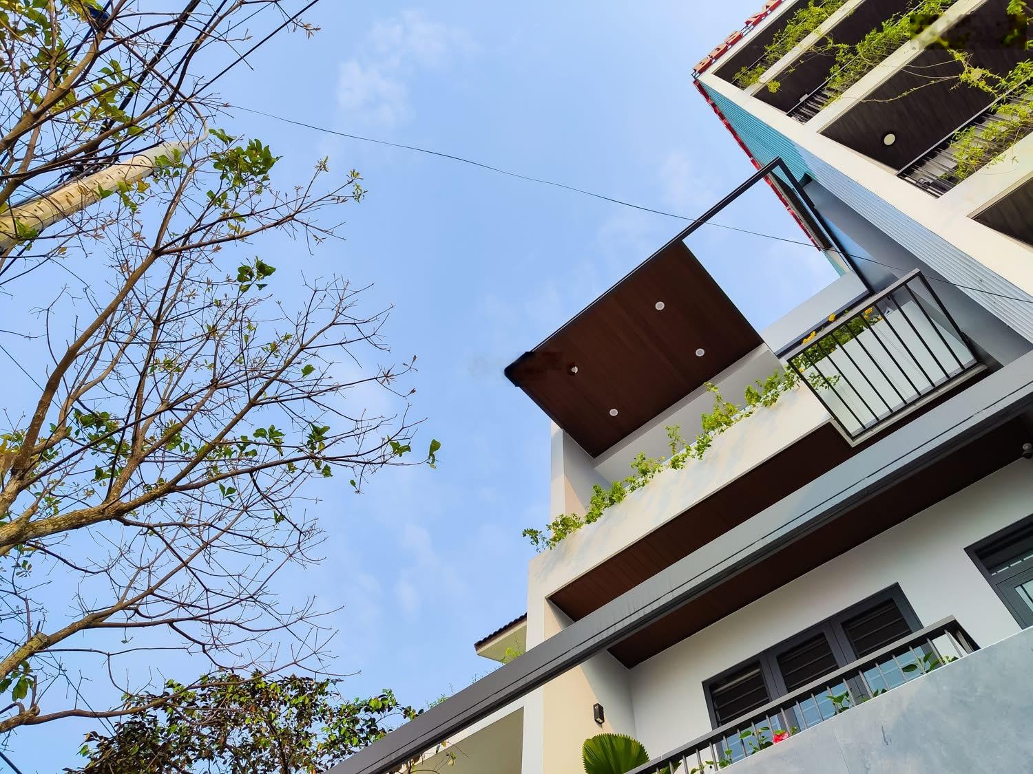 Nhà phố Phan Xích Long, Bình Thạnh giá 3 tỷ 5, 2 lầu 4 phòng ngủ, đang cho thuê 20tr, sổ sẵn